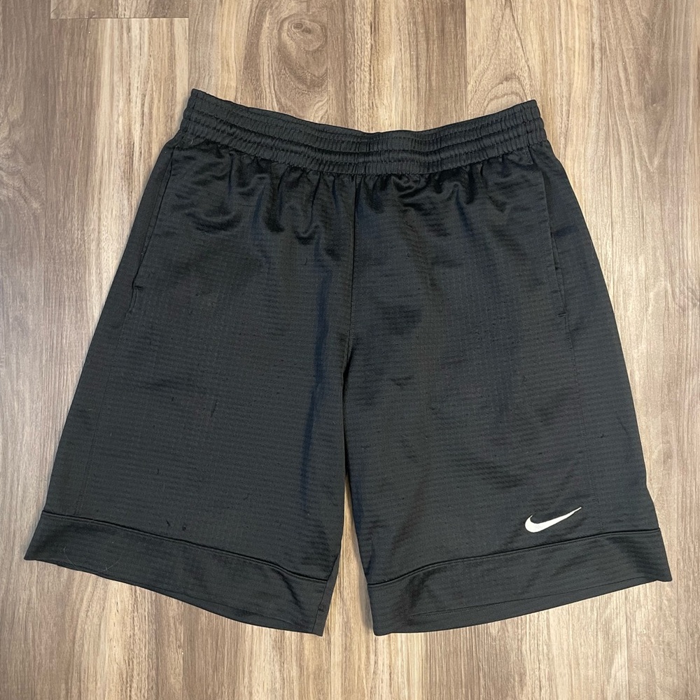 Men’s Vintage Black Nike Gym Shorts - Picture 1 of 3